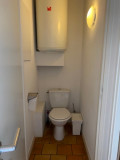 8-noirmoutrine-toilettes-8262386-9848704