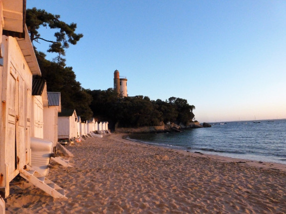 ile-de-noirmoutier-meubles-blandin-anserouge-5829467-10903448