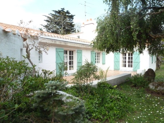 ile-de-noirmoutier-meubles-blandin-facade-5829471